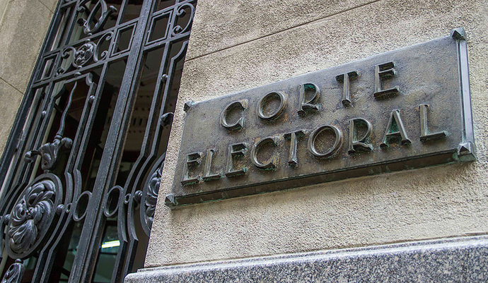 imagen de Corte Electoral: Retribución a Escribanos que participan en mesas electorales
